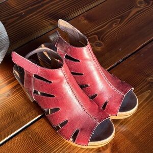 Dansko Demeste Red Wine Shoe size 40